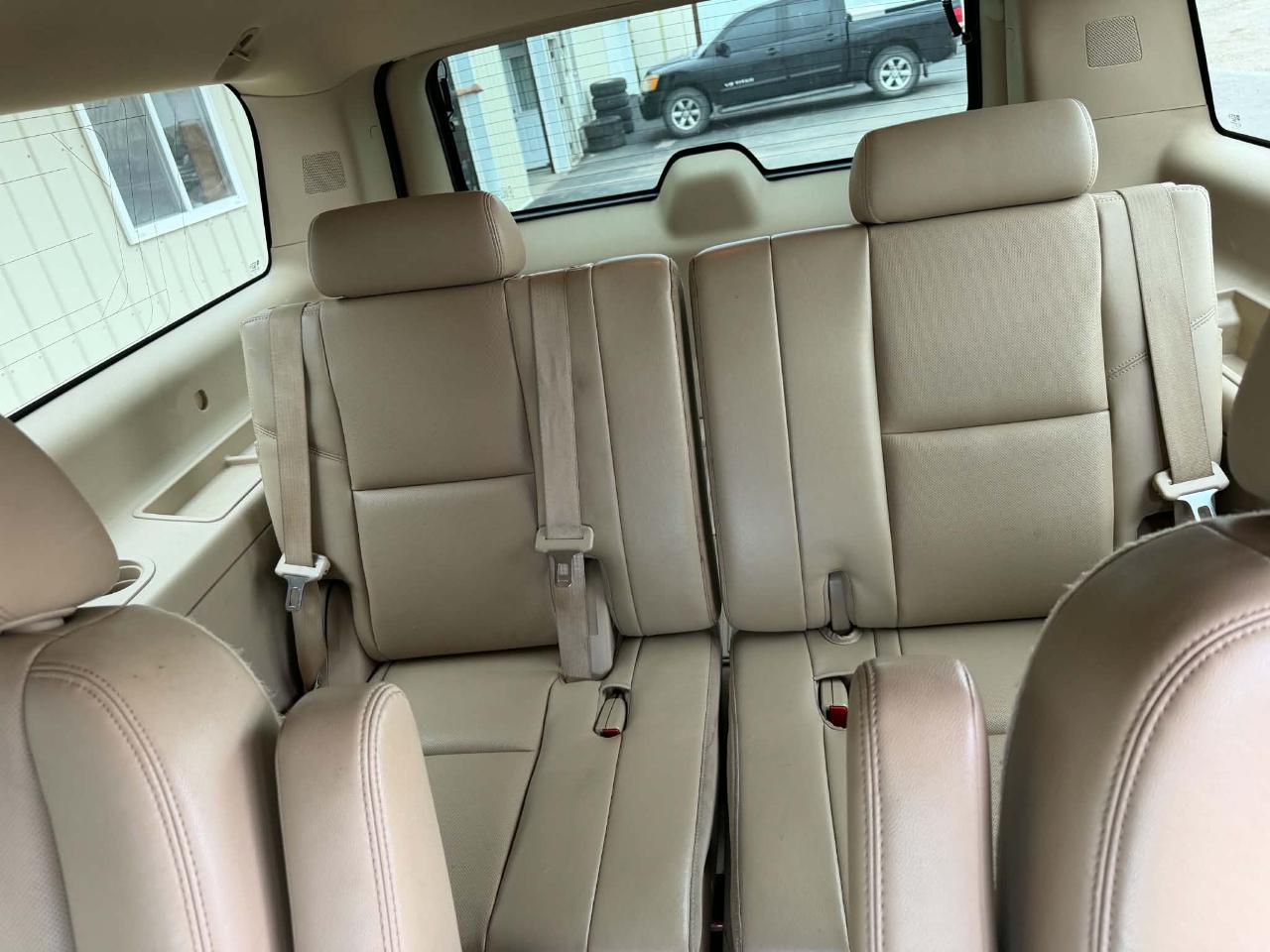 Chevrolet Suburban 4WD 4dr 1500 LTZ 2013