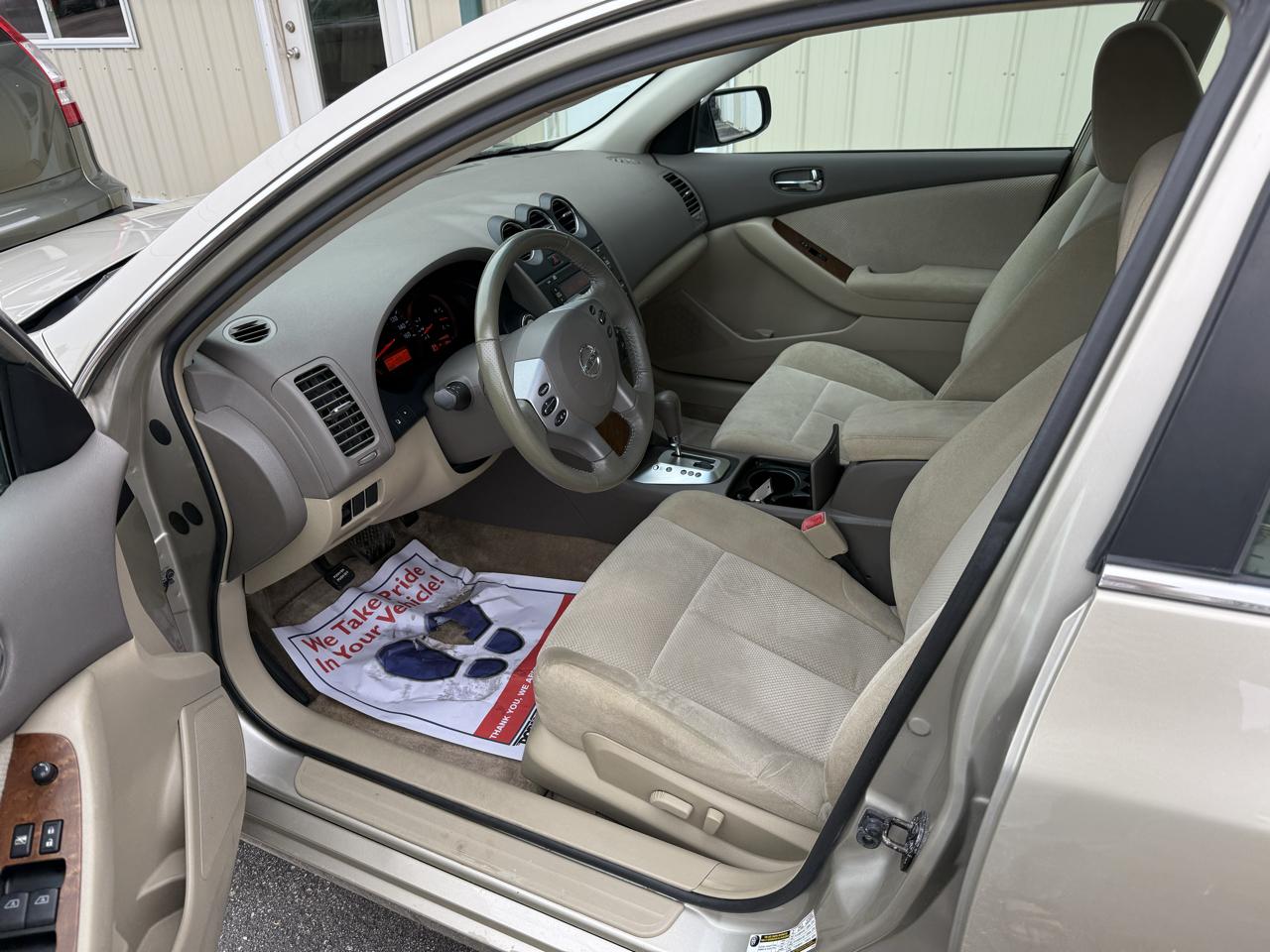 Nissan Altima 4dr Sdn I4 CVT 2.5 S 2009