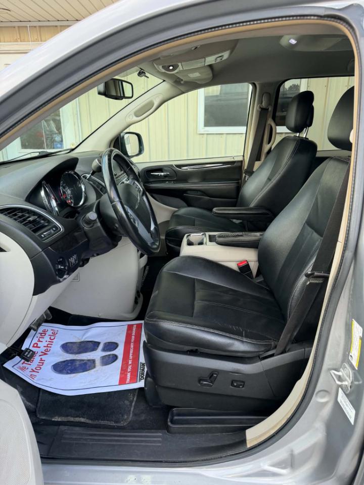 Chrysler Town & Country 4dr Wgn Touring 2014