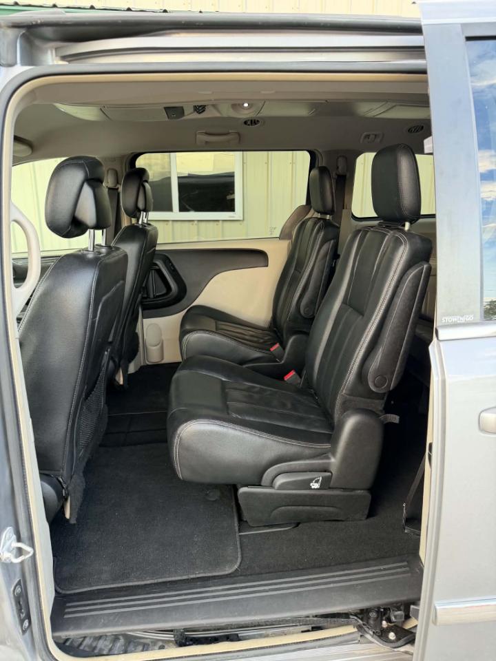 Chrysler Town & Country 4dr Wgn Touring 2014