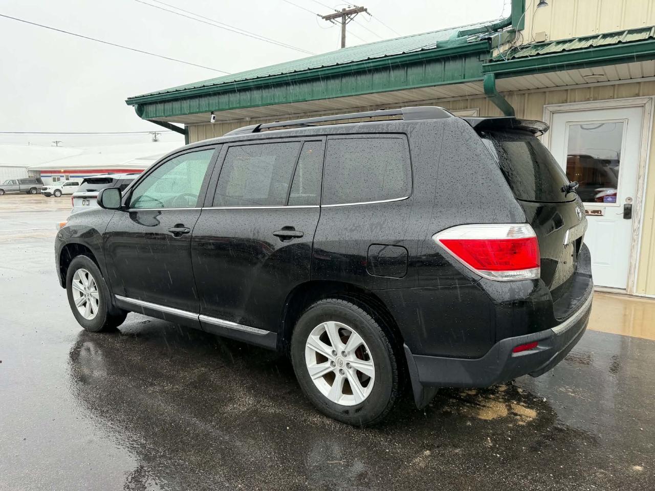 Toyota Highlander 4WD 4dr V6 Base (Natl) 2011