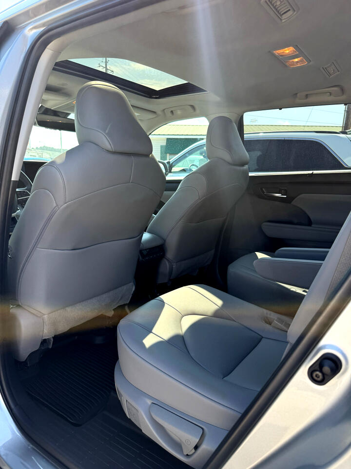 Toyota Highlander Platinum FWD (Natl) 2023