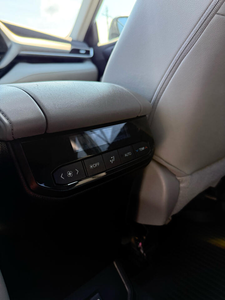 Toyota Highlander Platinum FWD (Natl) 2023