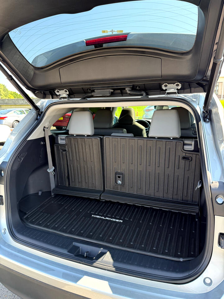 Toyota Highlander Platinum FWD (Natl) 2023