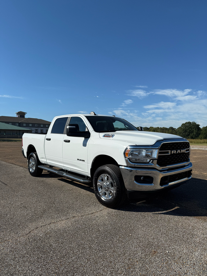 RAM 2500 Big Horn 4x4 Crew Cab 6'4" Box 2024