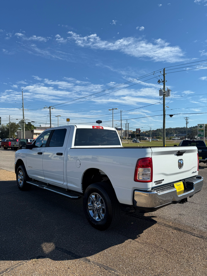 RAM 2500 Big Horn 4x4 Crew Cab 6'4" Box 2024