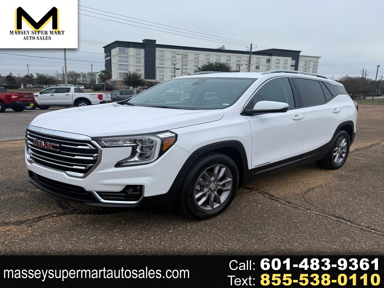 2024 GMC Terrain SLT's photo