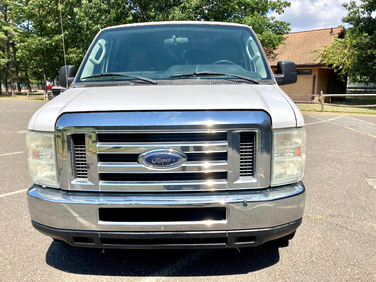 2013 Ford E-350 photo 2