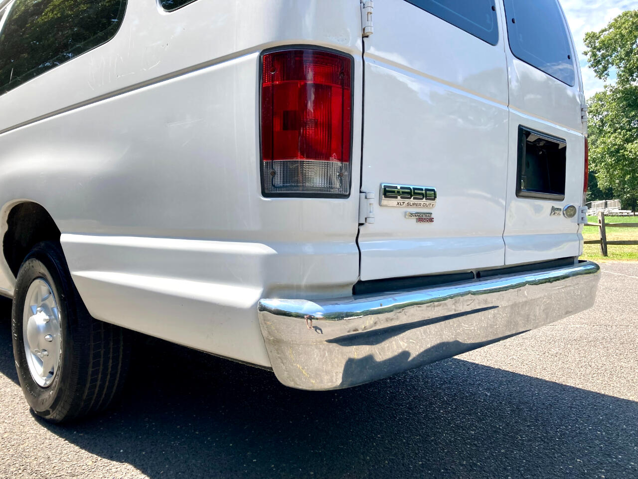 2013 Ford E-350 photo 6