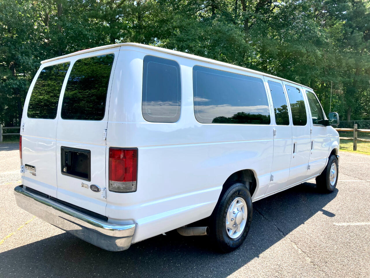 2013 Ford E-350 photo 7