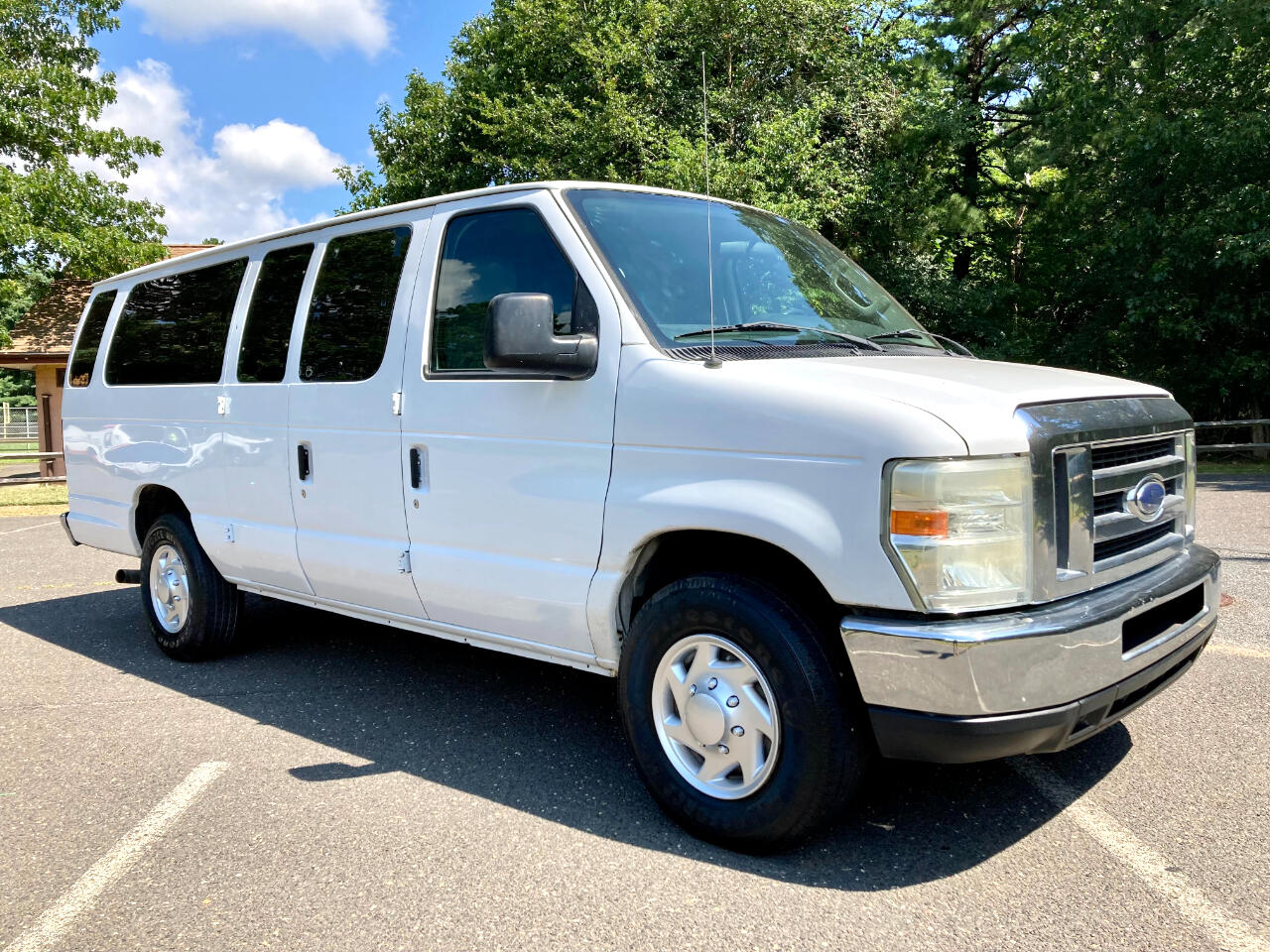 2013 Ford E-350 photo 9