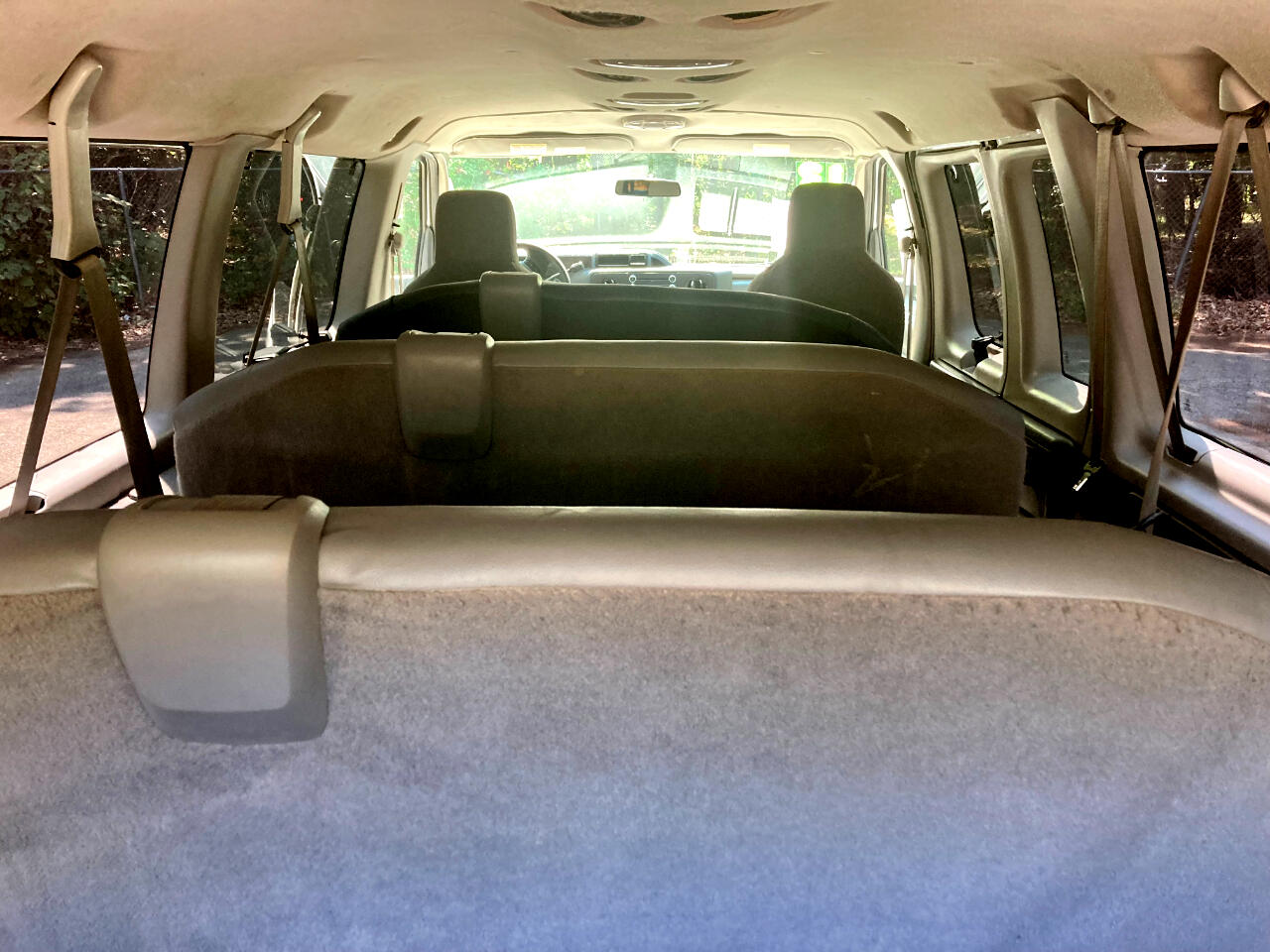 2013 Ford E-350 photo 28