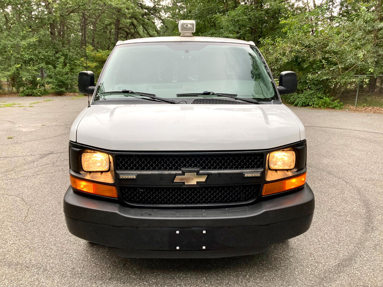 2016 Chevrolet Express 2500 Cargo photo 2