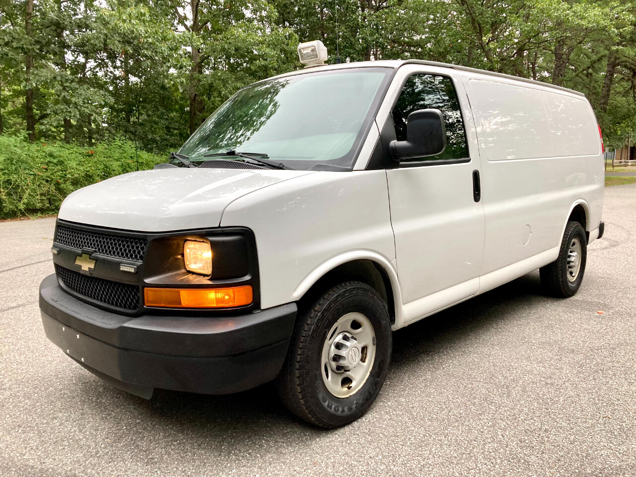 2016 Chevrolet Express 2500 Cargo photo 3