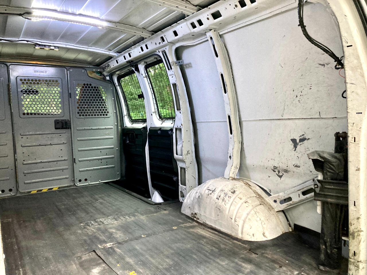 2016 Chevrolet Express 2500 Cargo photo 10