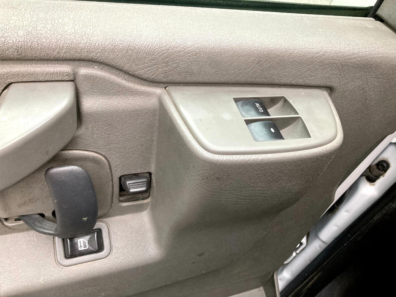 2016 Chevrolet Express 2500 Cargo photo 18
