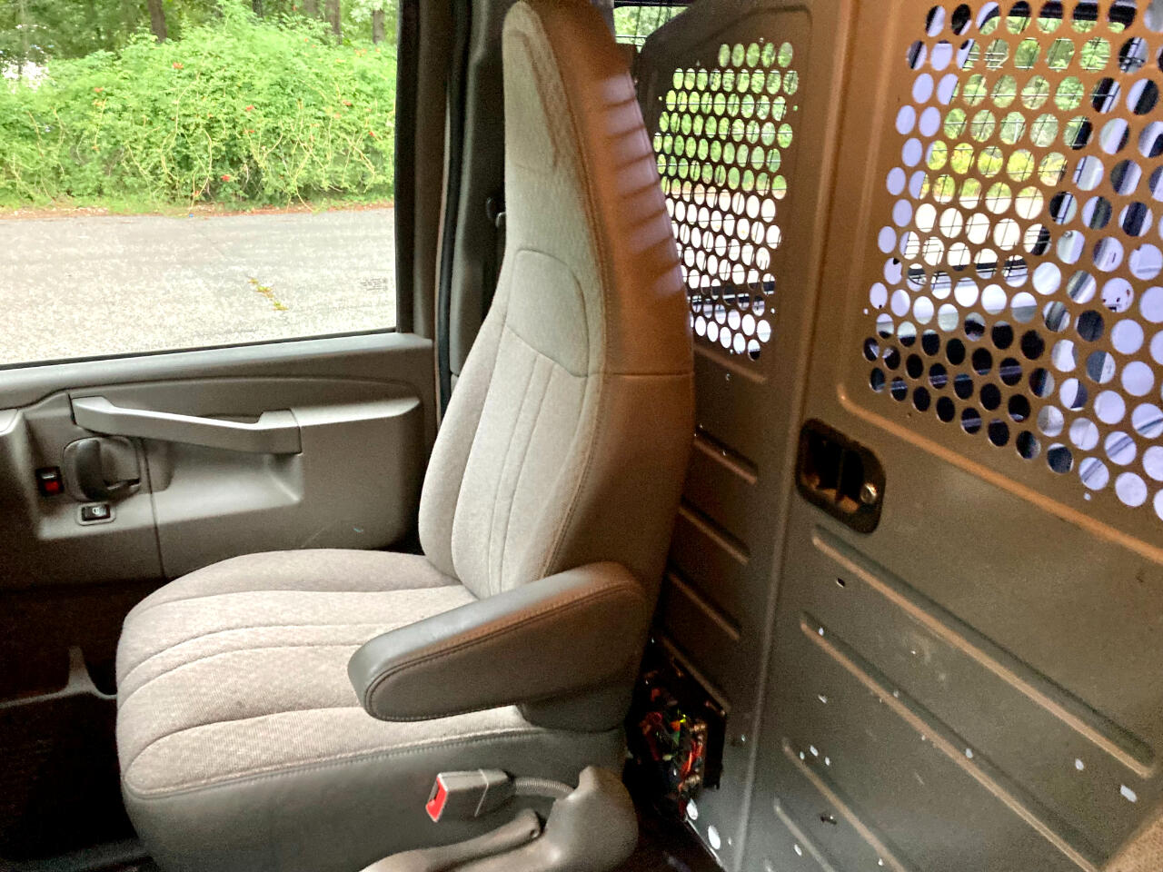 2016 Chevrolet Express 2500 Cargo photo 21