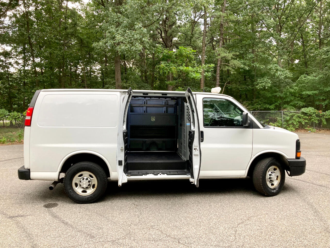 2016 Chevrolet Express 2500 Cargo photo 29