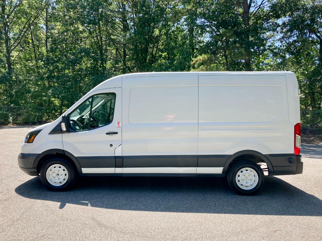 Ford Transit 150 Van Med. Roof w/Sliding Pass. 148-in. WB 2018