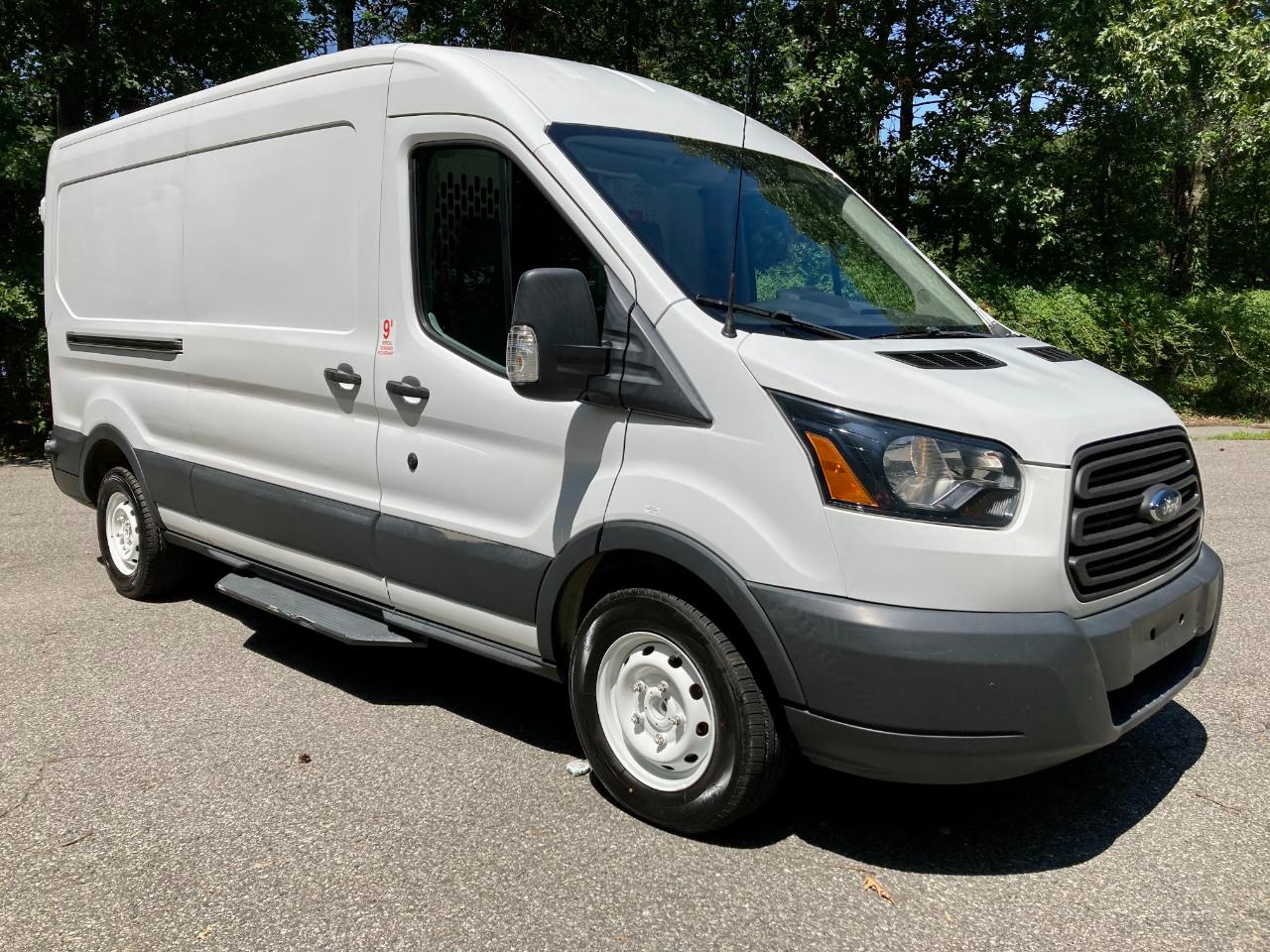 Ford Transit 150 Van Med. Roof w/Sliding Pass. 148-in. WB 2018