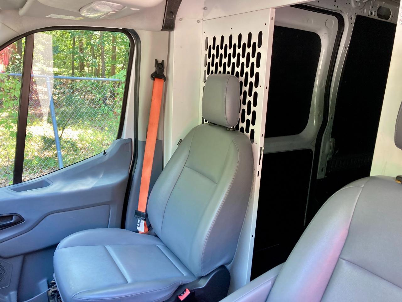 Ford Transit 150 Van Med. Roof w/Sliding Pass. 148-in. WB 2018