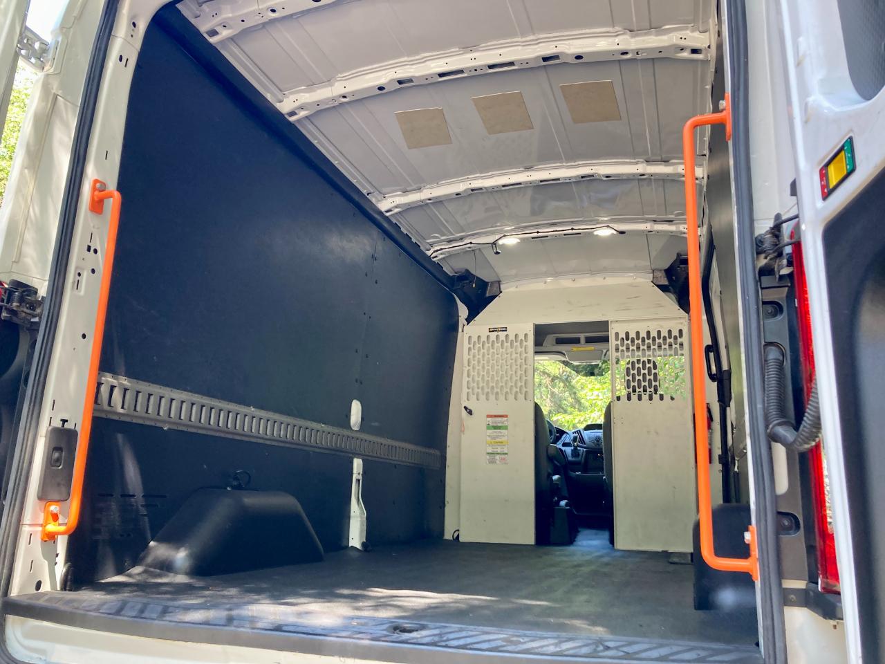 Ford Transit 150 Van Med. Roof w/Sliding Pass. 148-in. WB 2018