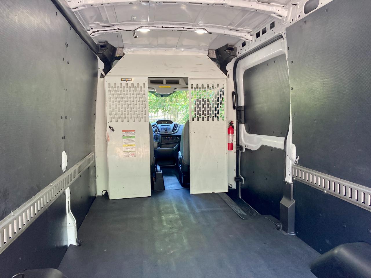 Ford Transit 150 Van Med. Roof w/Sliding Pass. 148-in. WB 2018
