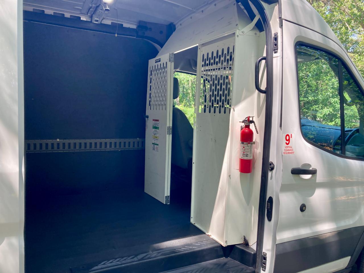 Ford Transit 150 Van Med. Roof w/Sliding Pass. 148-in. WB 2018