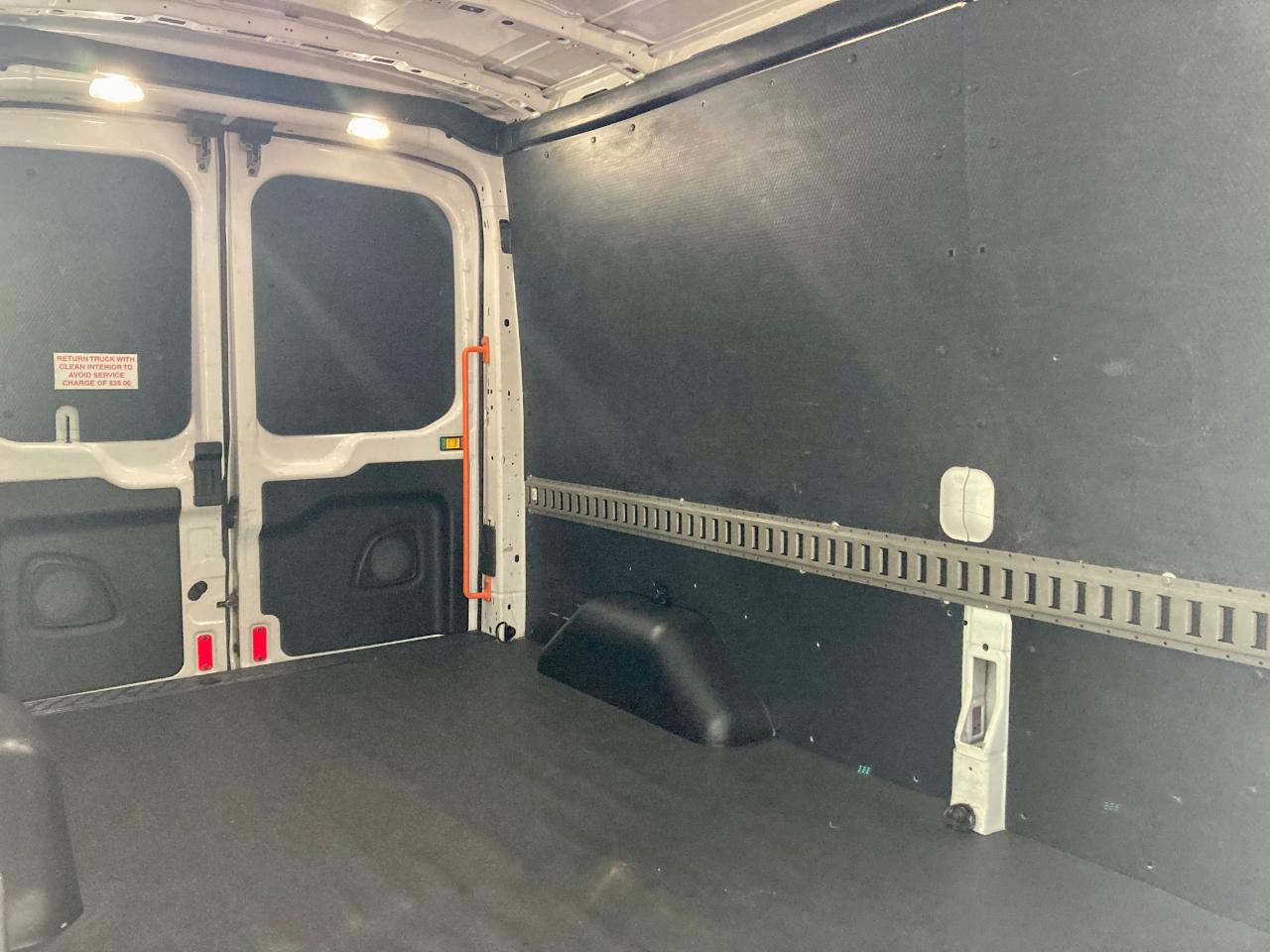 Ford Transit 150 Van Med. Roof w/Sliding Pass. 148-in. WB 2018