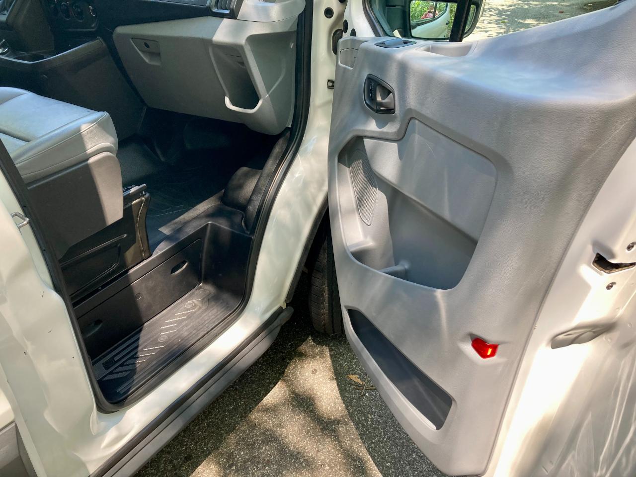 Ford Transit 150 Van Med. Roof w/Sliding Pass. 148-in. WB 2018