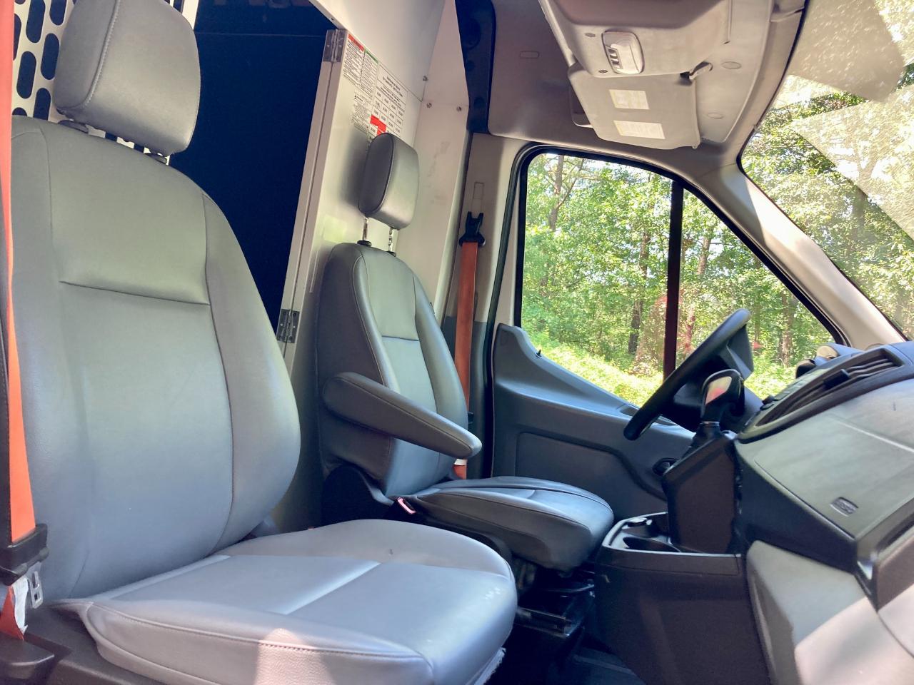 Ford Transit 150 Van Med. Roof w/Sliding Pass. 148-in. WB 2018