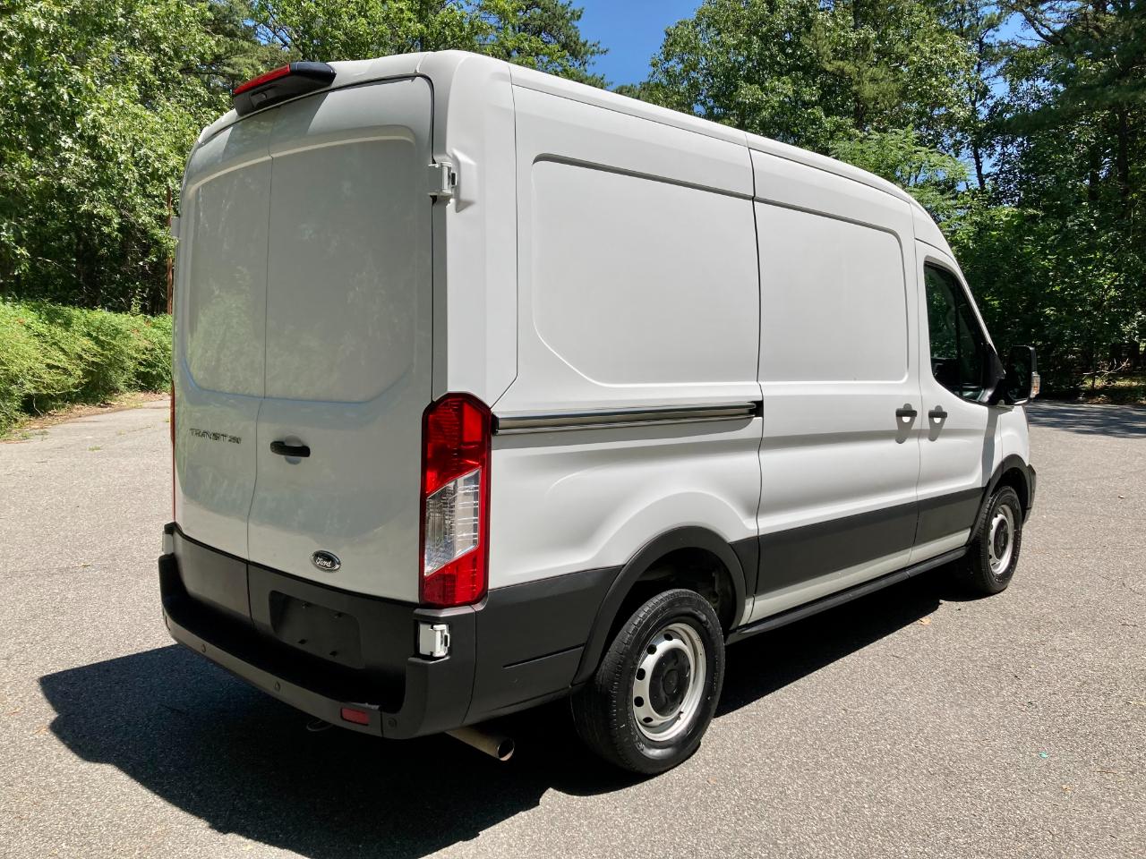 Ford Transit 250 Van Med. Roof w/Sliding Pass. 130-in. WB 2020