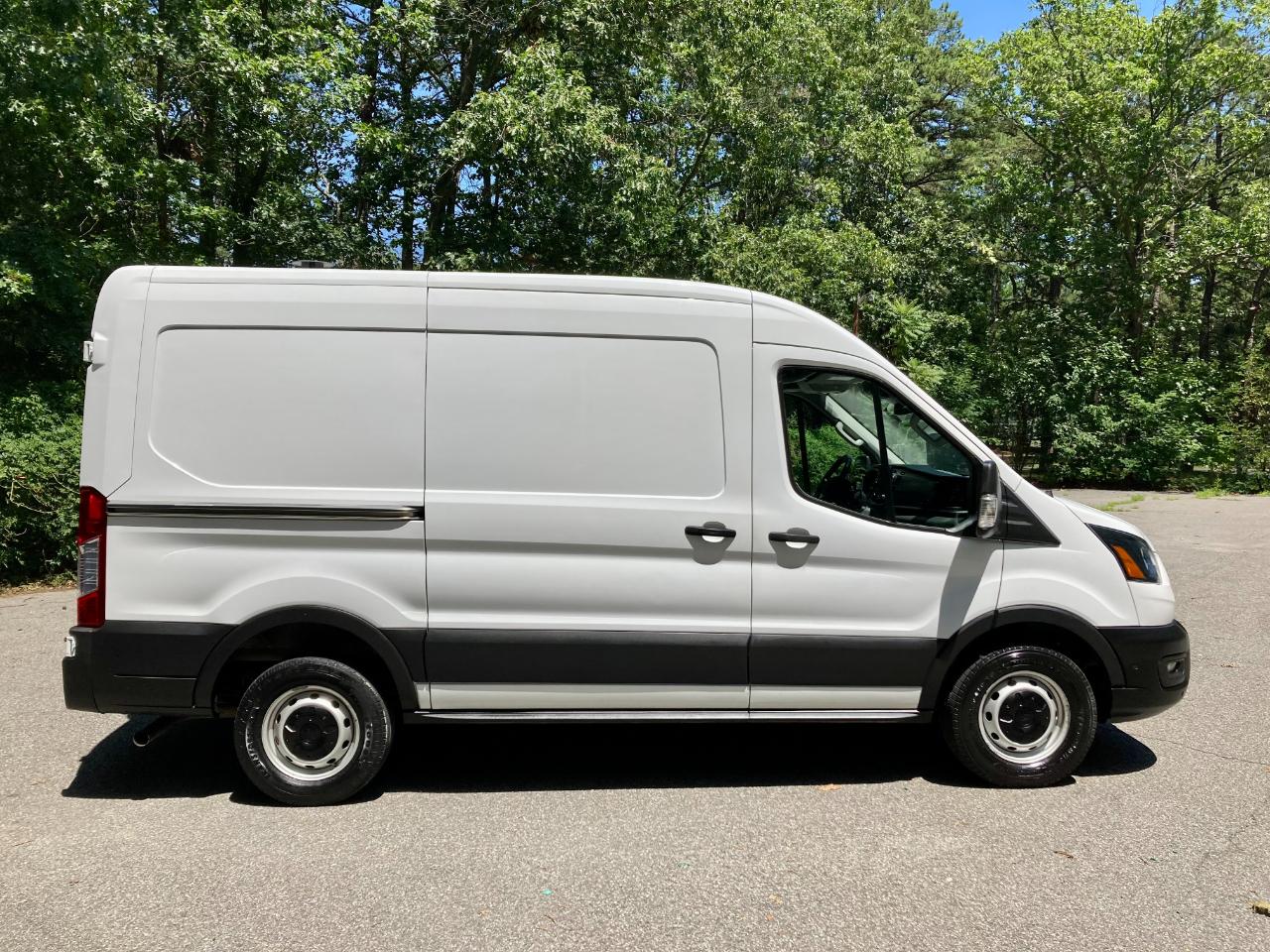 Ford Transit 250 Van Med. Roof w/Sliding Pass. 130-in. WB 2020