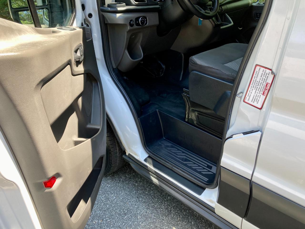 Ford Transit 250 Van Med. Roof w/Sliding Pass. 130-in. WB 2020