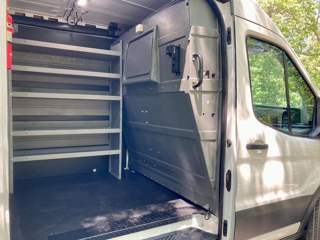 Ford Transit 250 Van Med. Roof w/Sliding Pass. 130-in. WB 2020