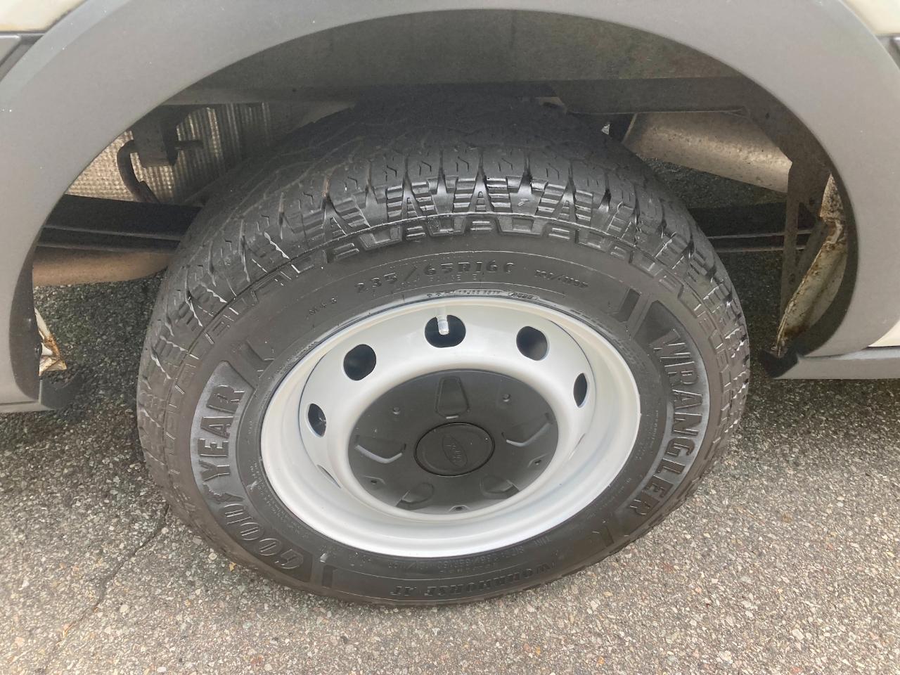 Ford Transit 350 Van Med. Roof w/Sliding Pass. 148-in. WB 2016