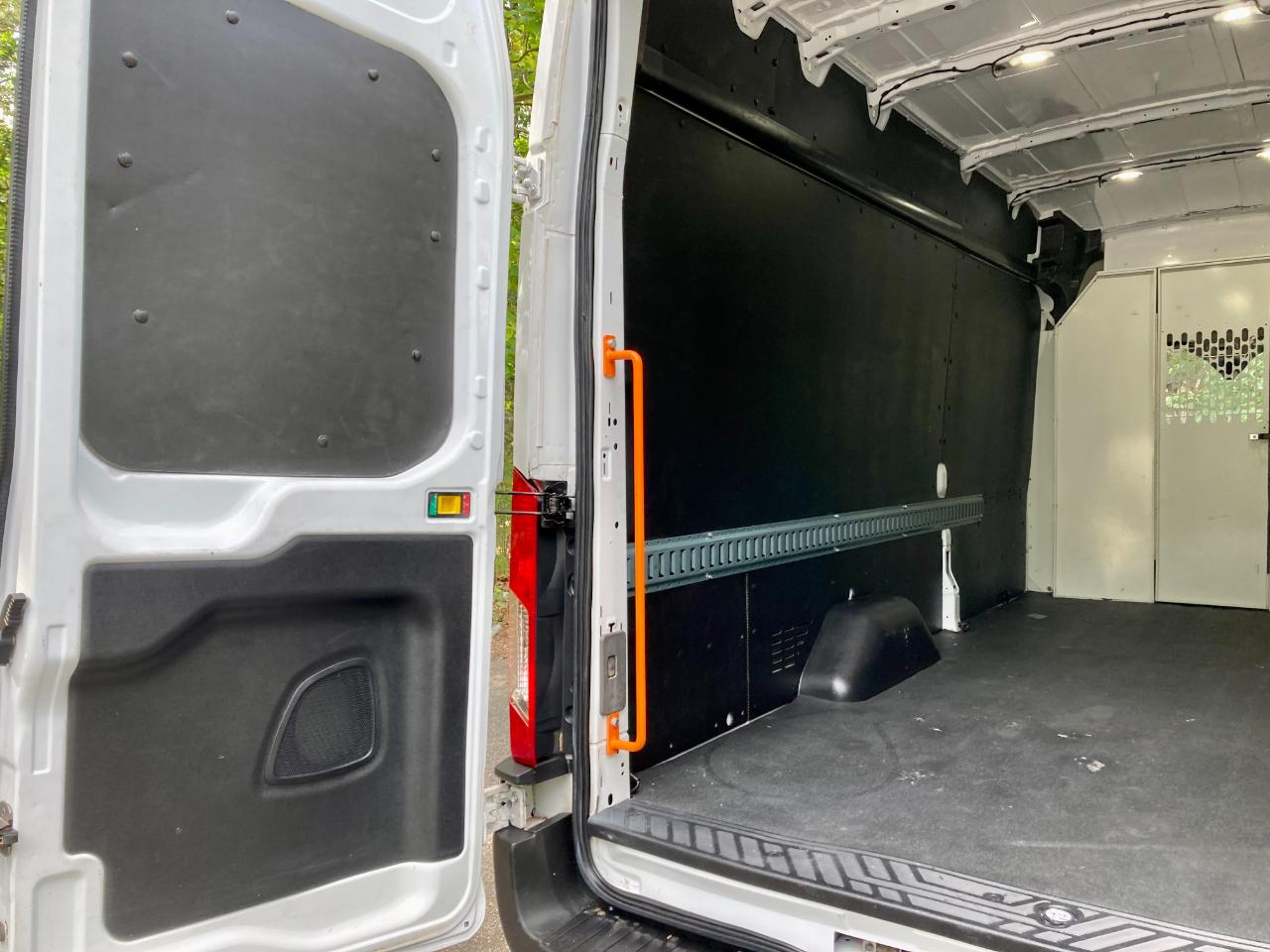 Ford Transit 250 Van High Roof w/Sliding Pass. 148-in. WB EL 2022