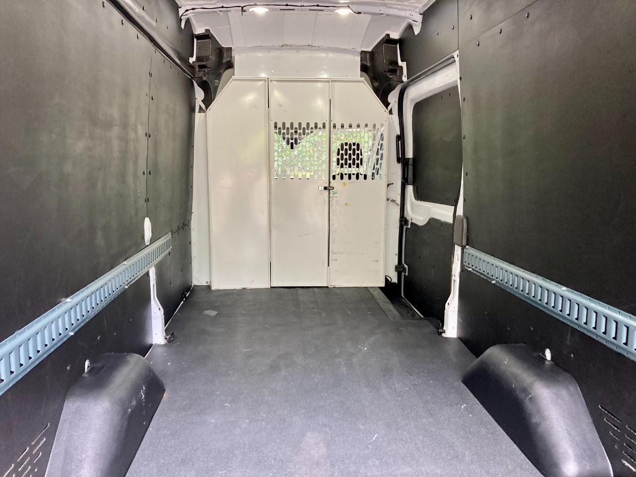 Ford Transit 250 Van High Roof w/Sliding Pass. 148-in. WB EL 2022