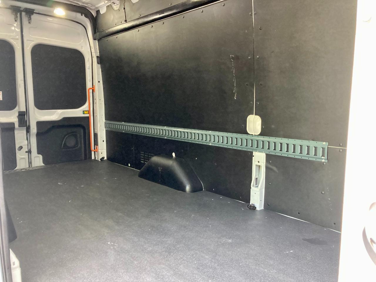 Ford Transit 250 Van High Roof w/Sliding Pass. 148-in. WB EL 2022