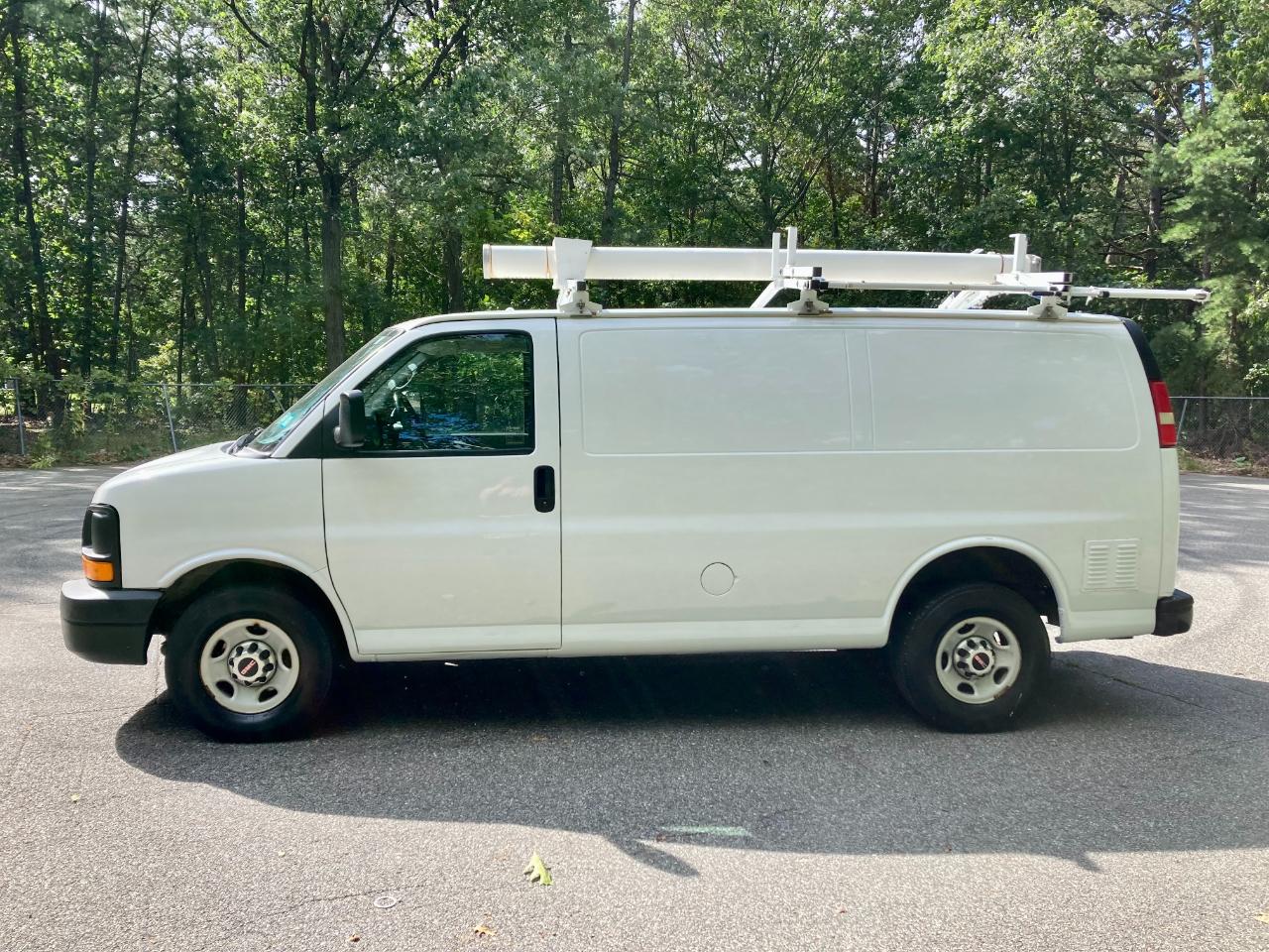 GMC Savana G3500 Cargo 2013