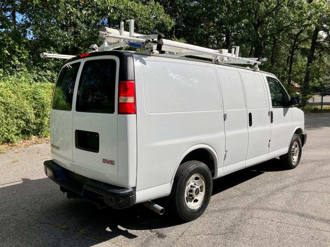 GMC Savana G3500 Cargo 2013