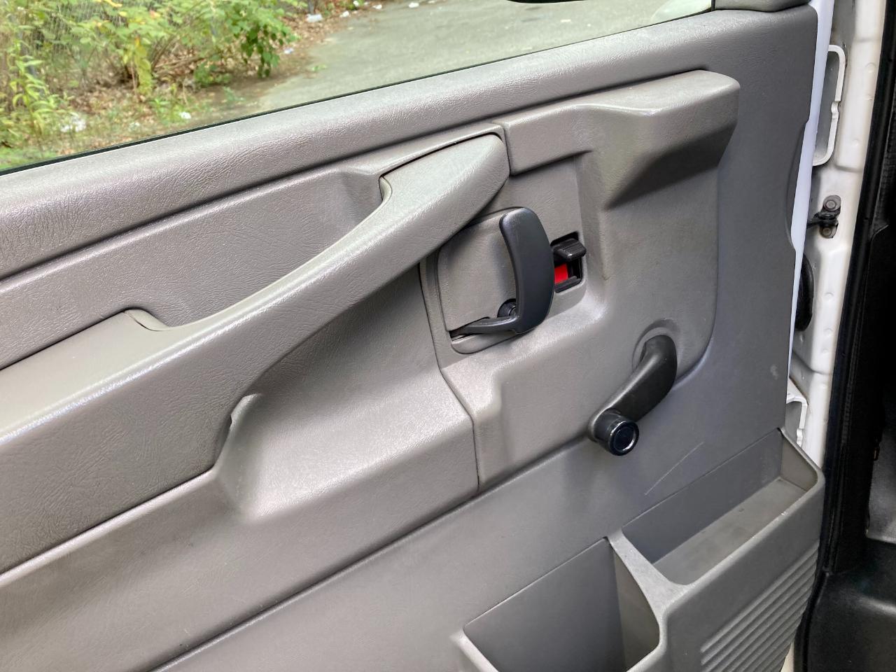 GMC Savana G3500 Cargo 2013