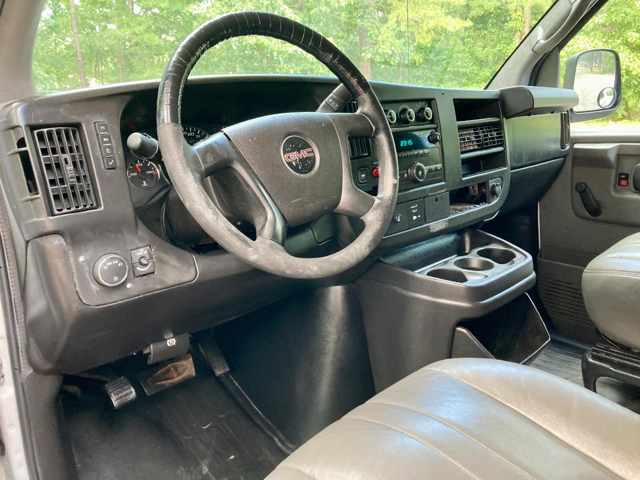 GMC Savana G3500 Cargo 2013
