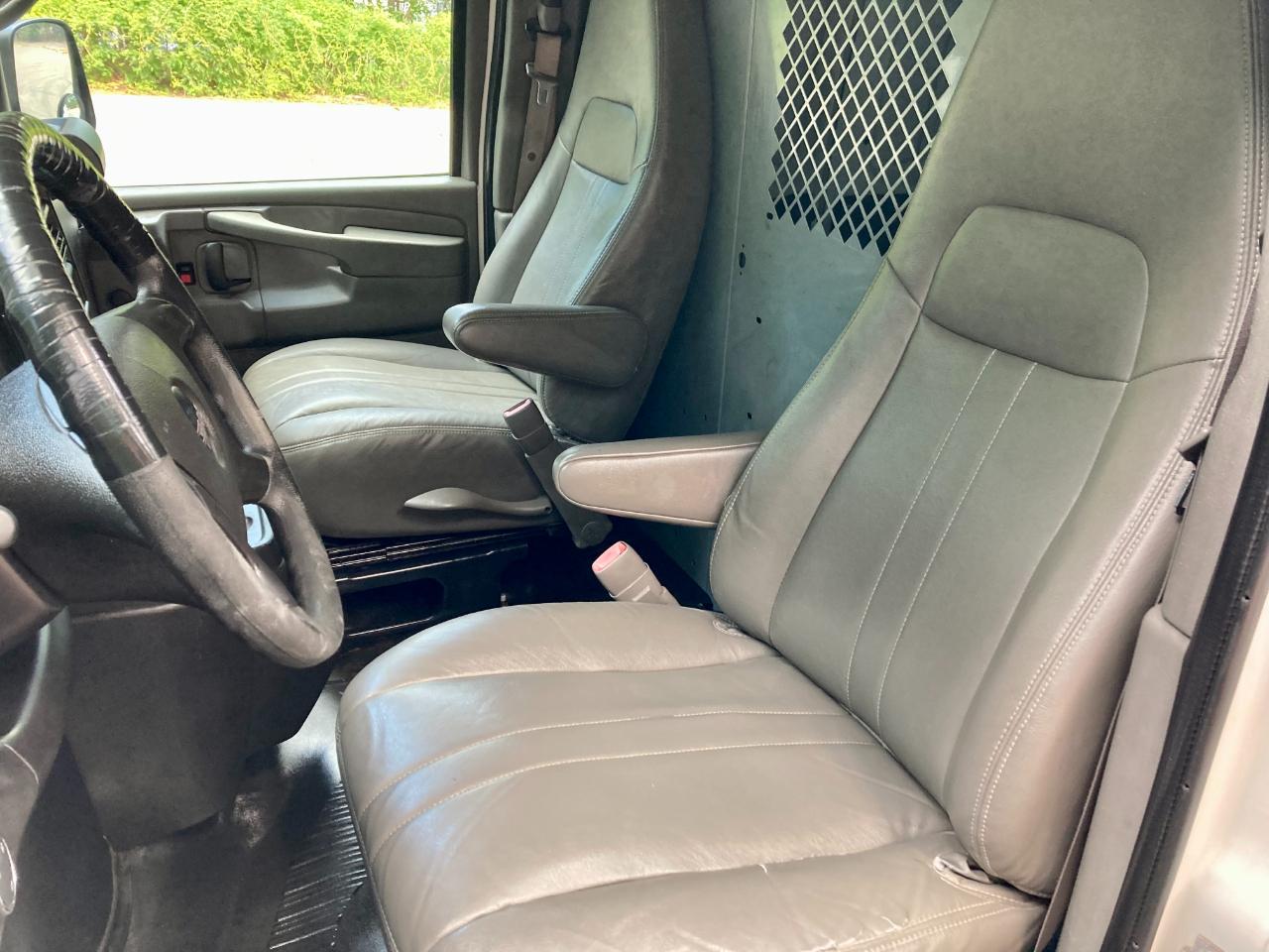 GMC Savana G3500 Cargo 2013