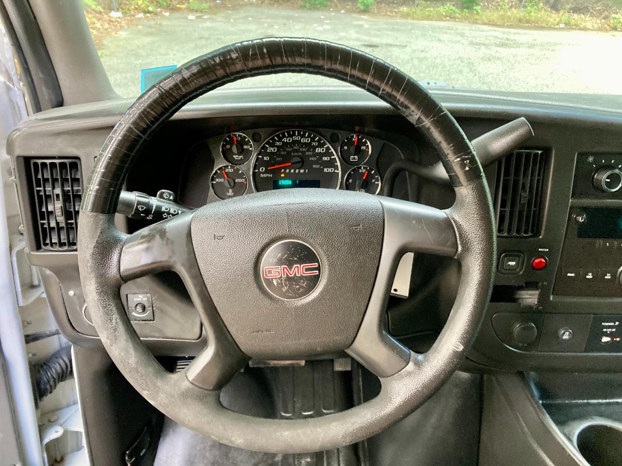 GMC Savana G3500 Cargo 2013