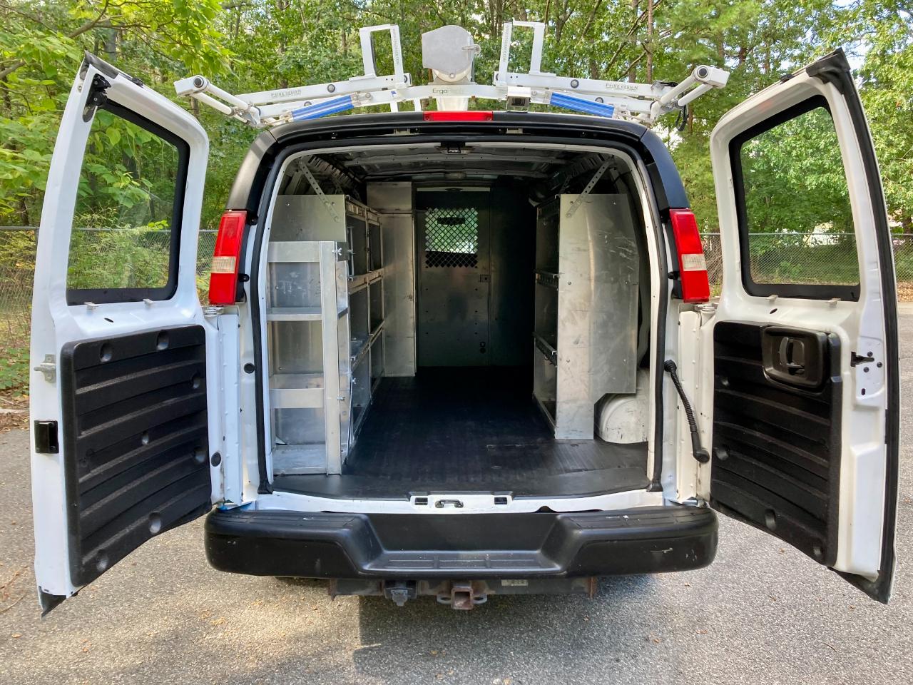 GMC Savana G3500 Cargo 2013