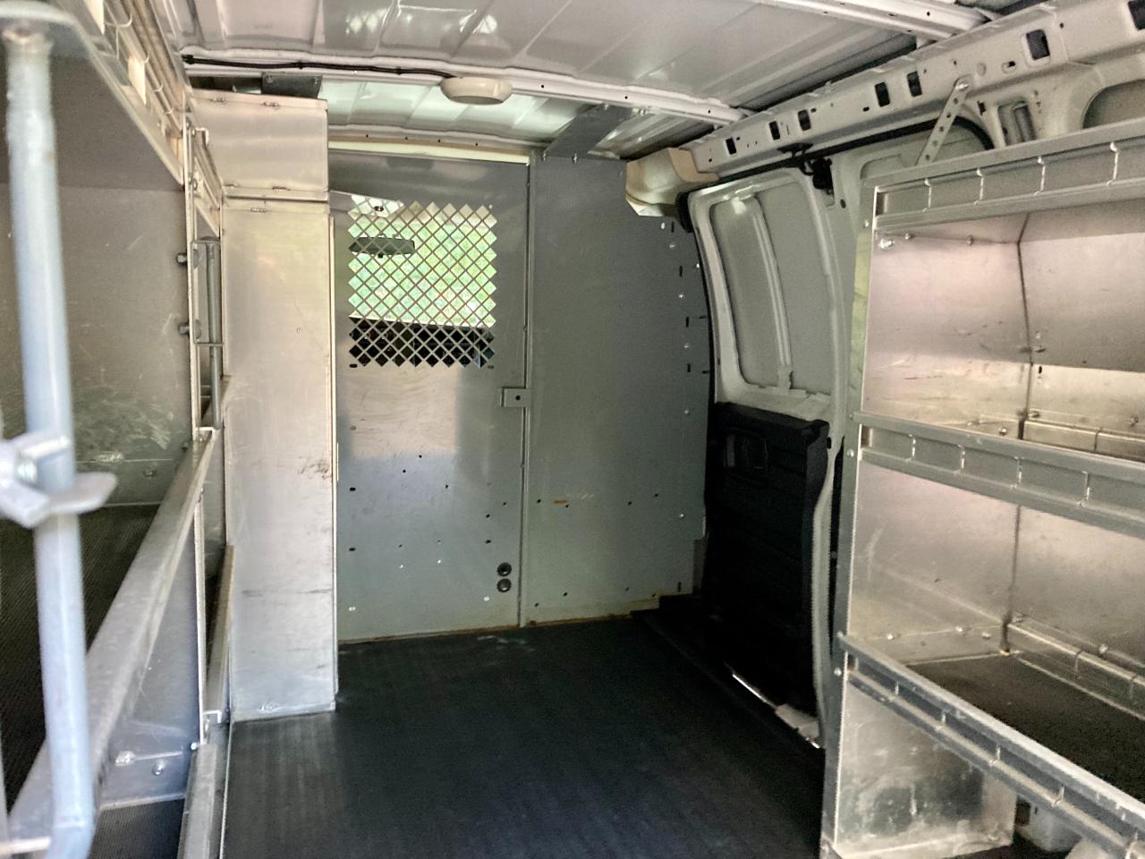 GMC Savana G3500 Cargo 2013