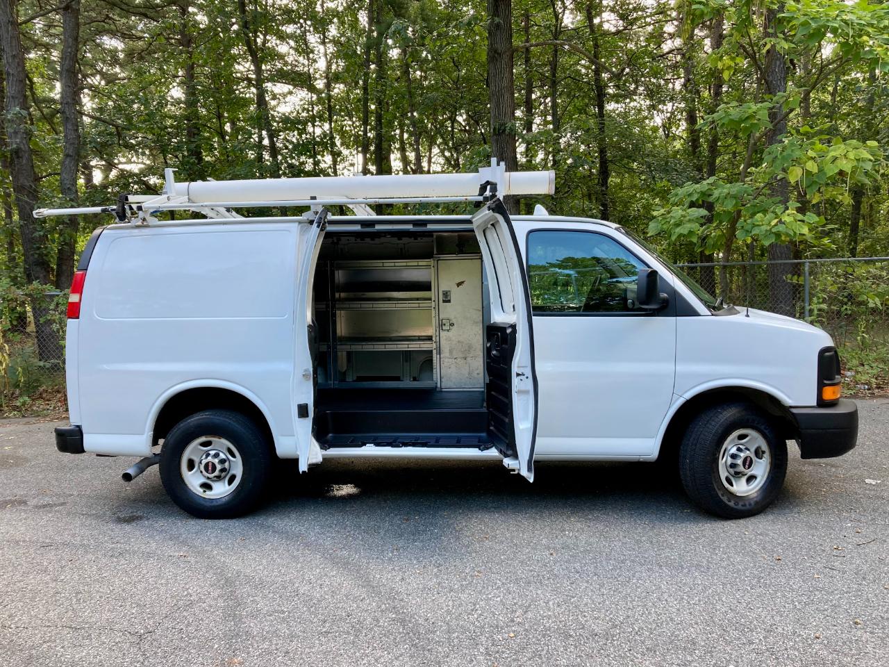 GMC Savana G3500 Cargo 2013
