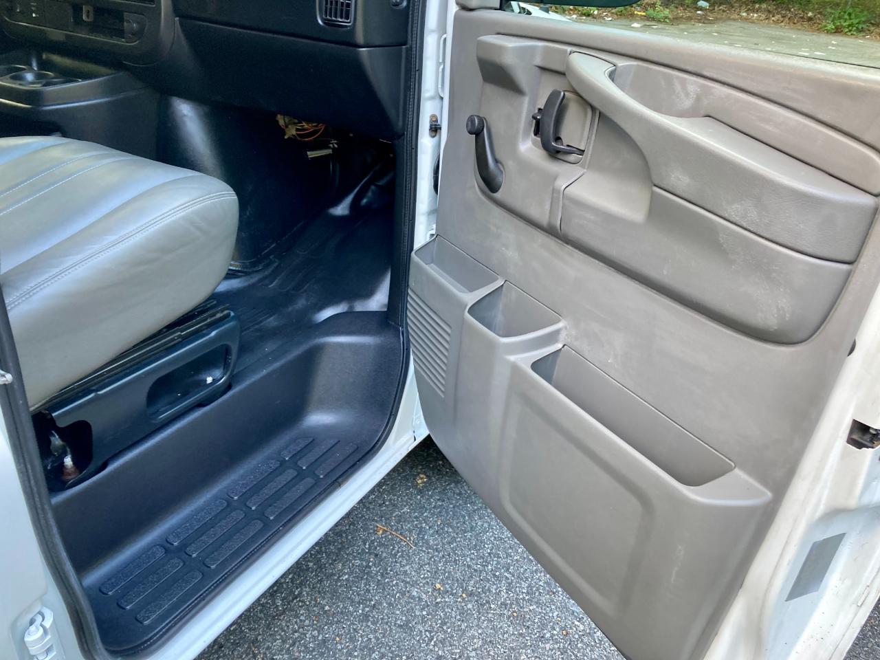 GMC Savana G3500 Cargo 2013