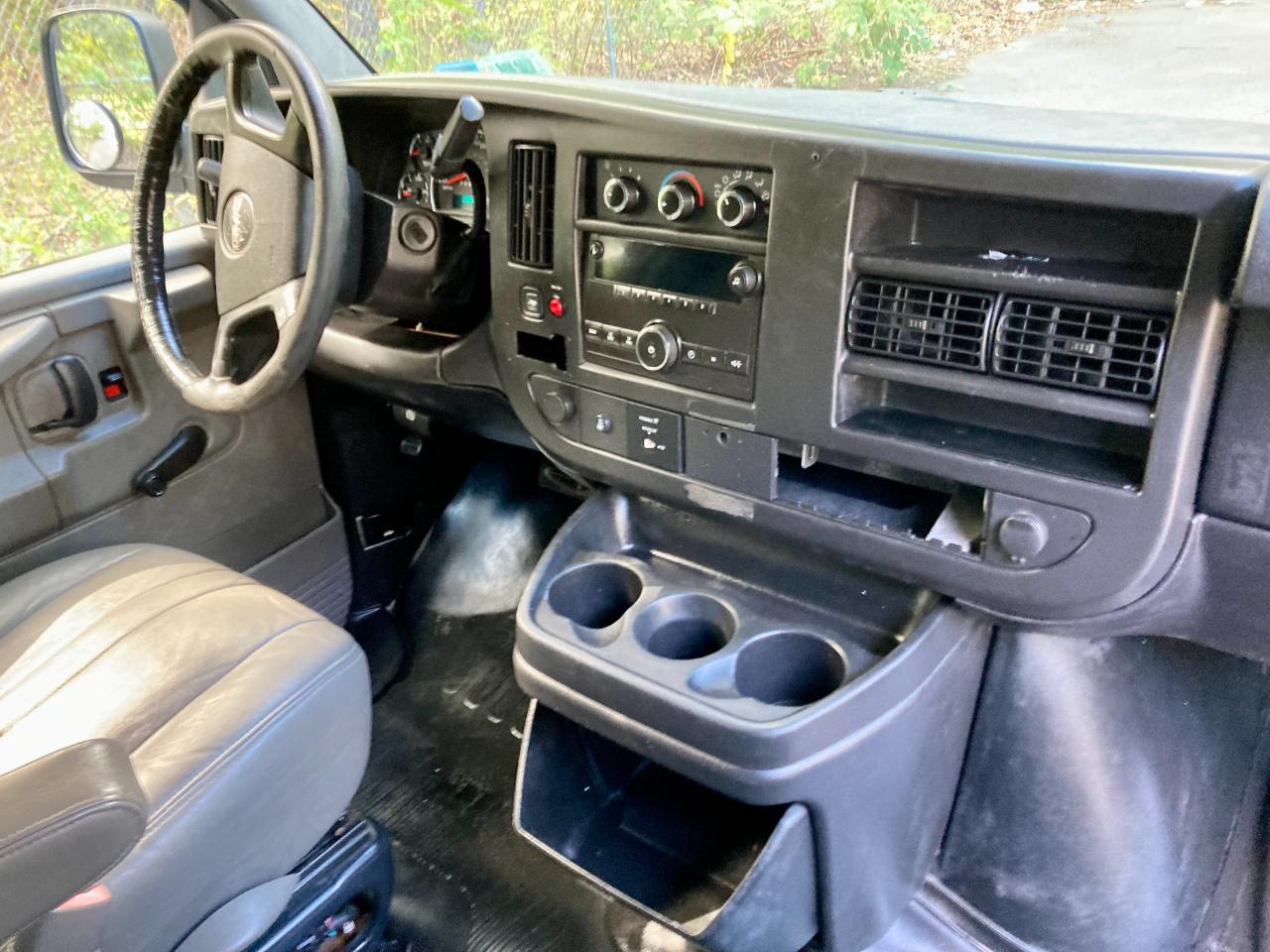 GMC Savana G3500 Cargo 2013